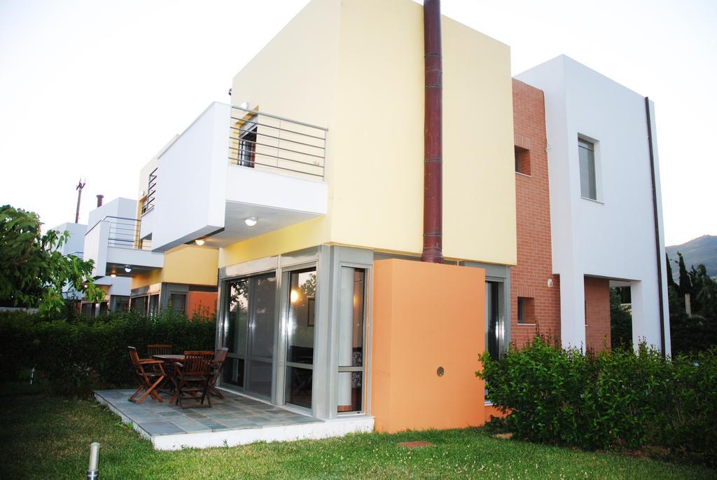 Erodios Hotel Каристос Екстериор снимка