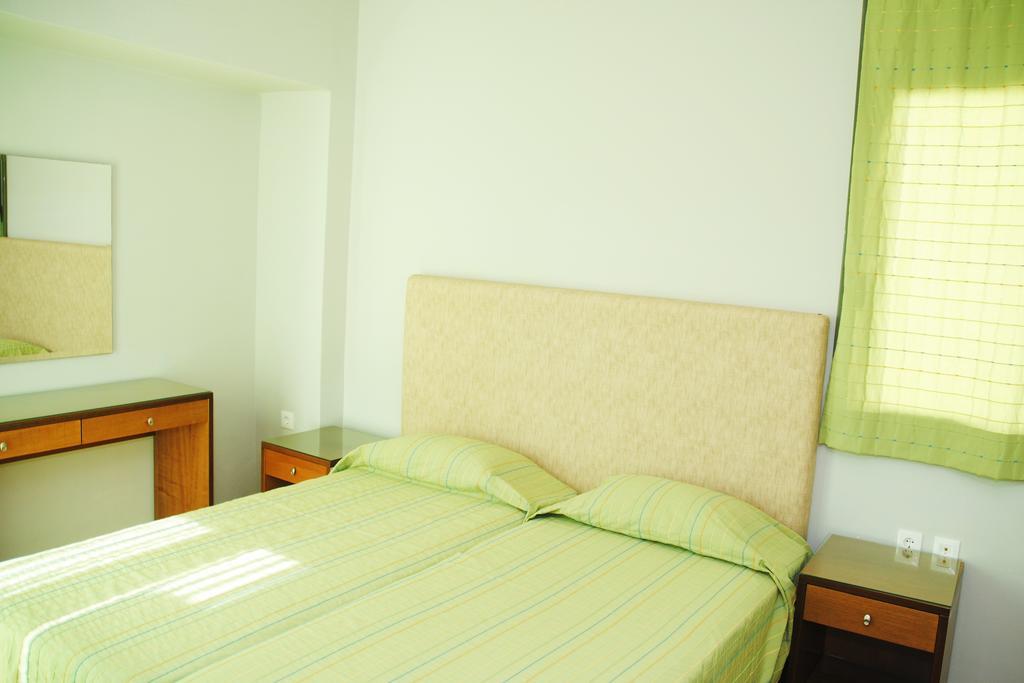 Erodios Hotel Каристос Екстериор снимка