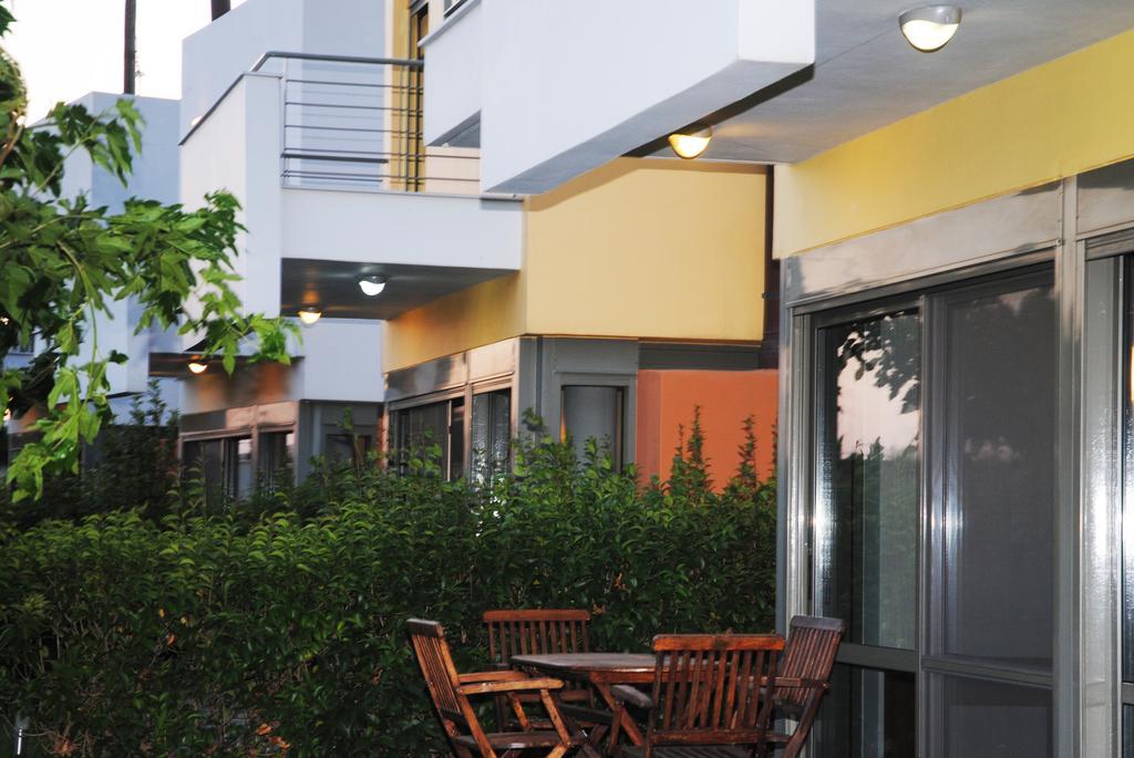 Erodios Hotel Каристос Екстериор снимка