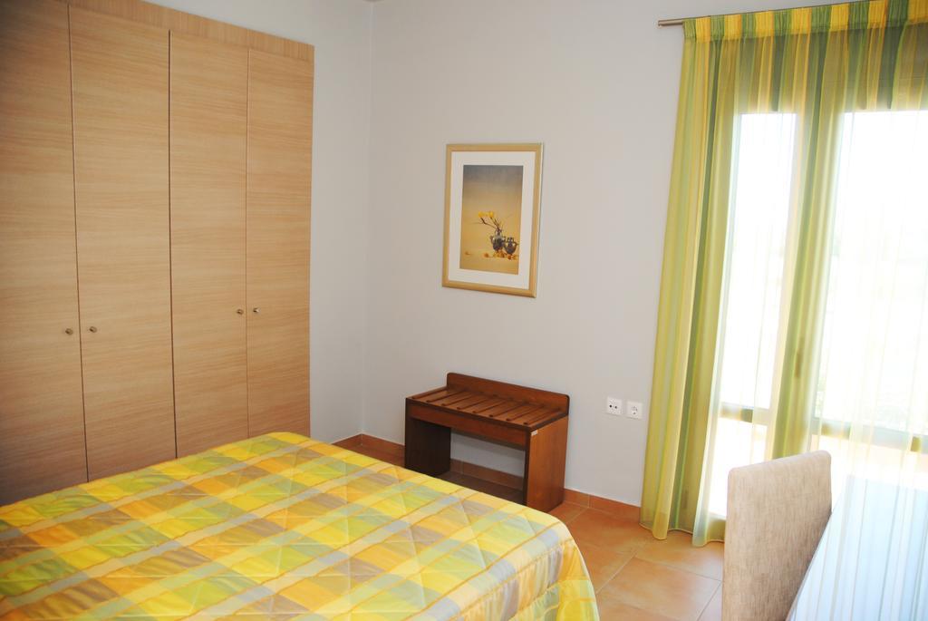 Erodios Hotel Каристос Екстериор снимка